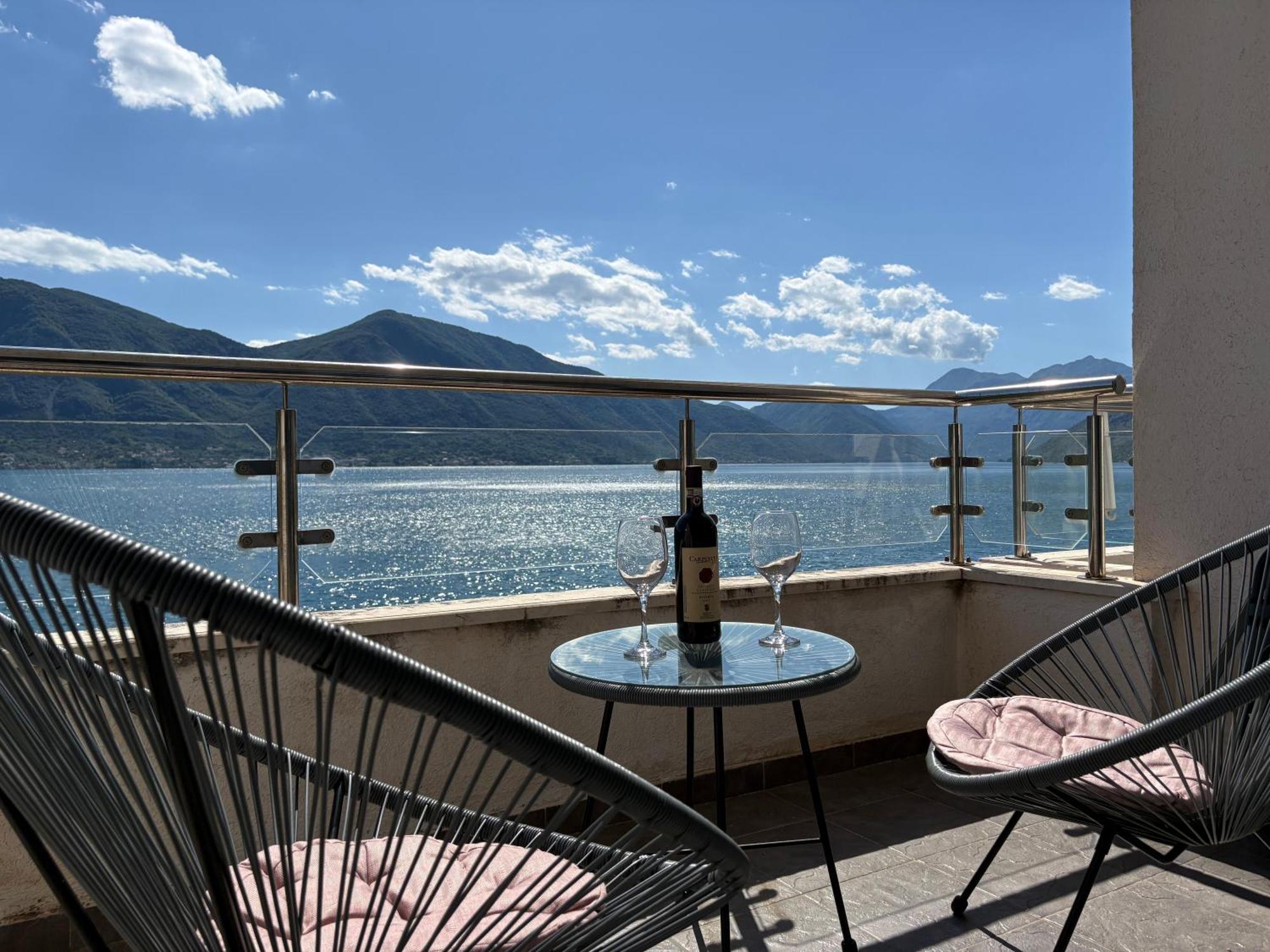Waterfront Apartments Kotor Exterior foto